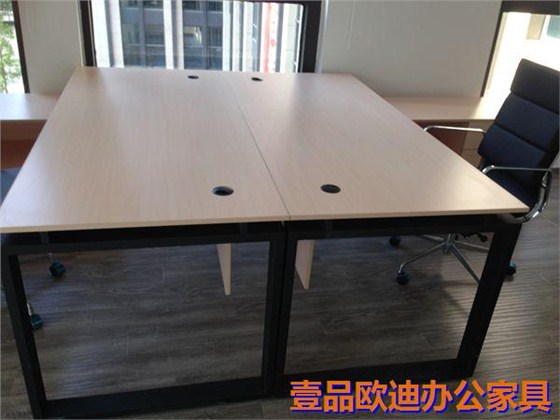 優(yōu)耐主管桌6_副本