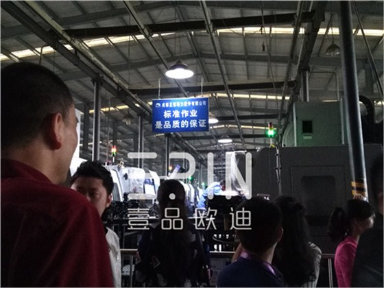 在劉總親自帶隊(duì)參觀正恒動(dòng)力生產(chǎn)車間環(huán)節(jié)，近距離走進(jìn)這樣的億元級(jí)企業(yè)，不管是先進(jìn)的生產(chǎn)設(shè)備還是完善的生產(chǎn)及管控流程都讓壹品歐迪小編無(wú)比震撼。 正恒動(dòng)力廠區(qū)及車間風(fēng)貌