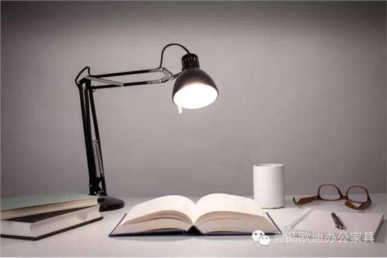 簡(jiǎn)單3招，擺脫辦公桌下各種電源線(xiàn)雜亂困擾？