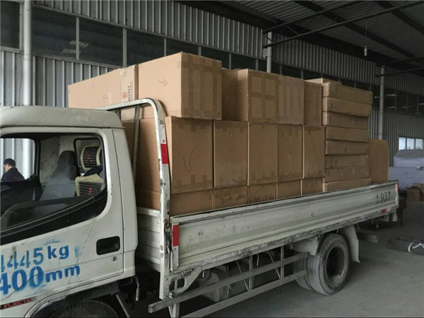 辦公家具裝車運(yùn)輸——壹品歐迪辦公家具