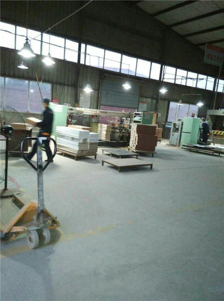 成都辦公家具壹品歐迪生產(chǎn)車(chē)間