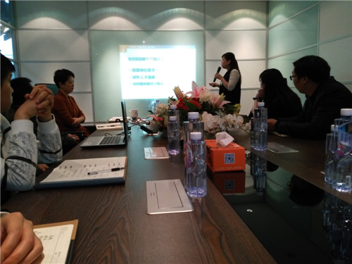 管理部經(jīng)理分享學(xué)習(xí)收獲-壹品歐迪辦公家具四月員工大會(huì)