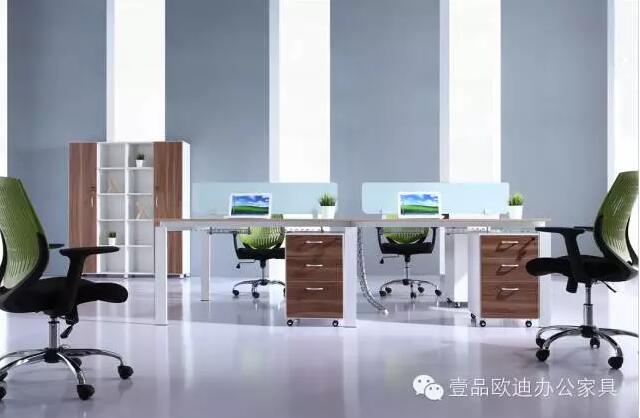 簡單3招，擺脫辦公桌下各種電源線雜亂困擾？
