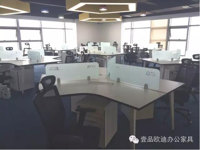 【央視新聞客戶端】京東JD讓老百姓放心網(wǎng)購，壹品歐迪讓京東JD綠色辦公