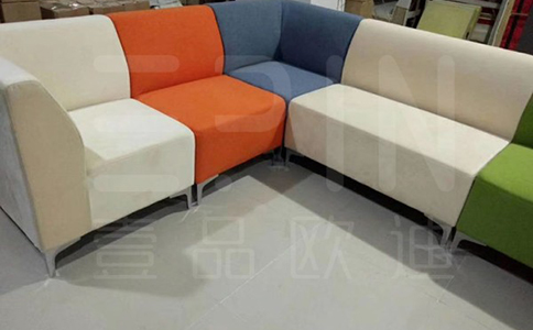 如何挑選優(yōu)質辦公沙發(fā)產(chǎn)品?